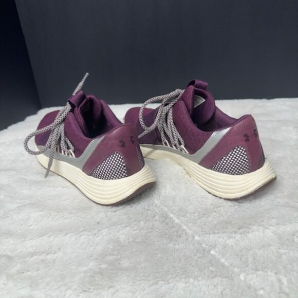Under Armour Breathe Woman's Size 7 - Picture 5 of 10